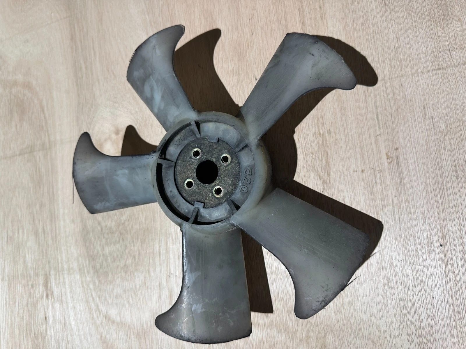 320mm Pusher Fan MM405-43002 – Mitsubishi L3E Engine – Includes Fan Belt Coupler