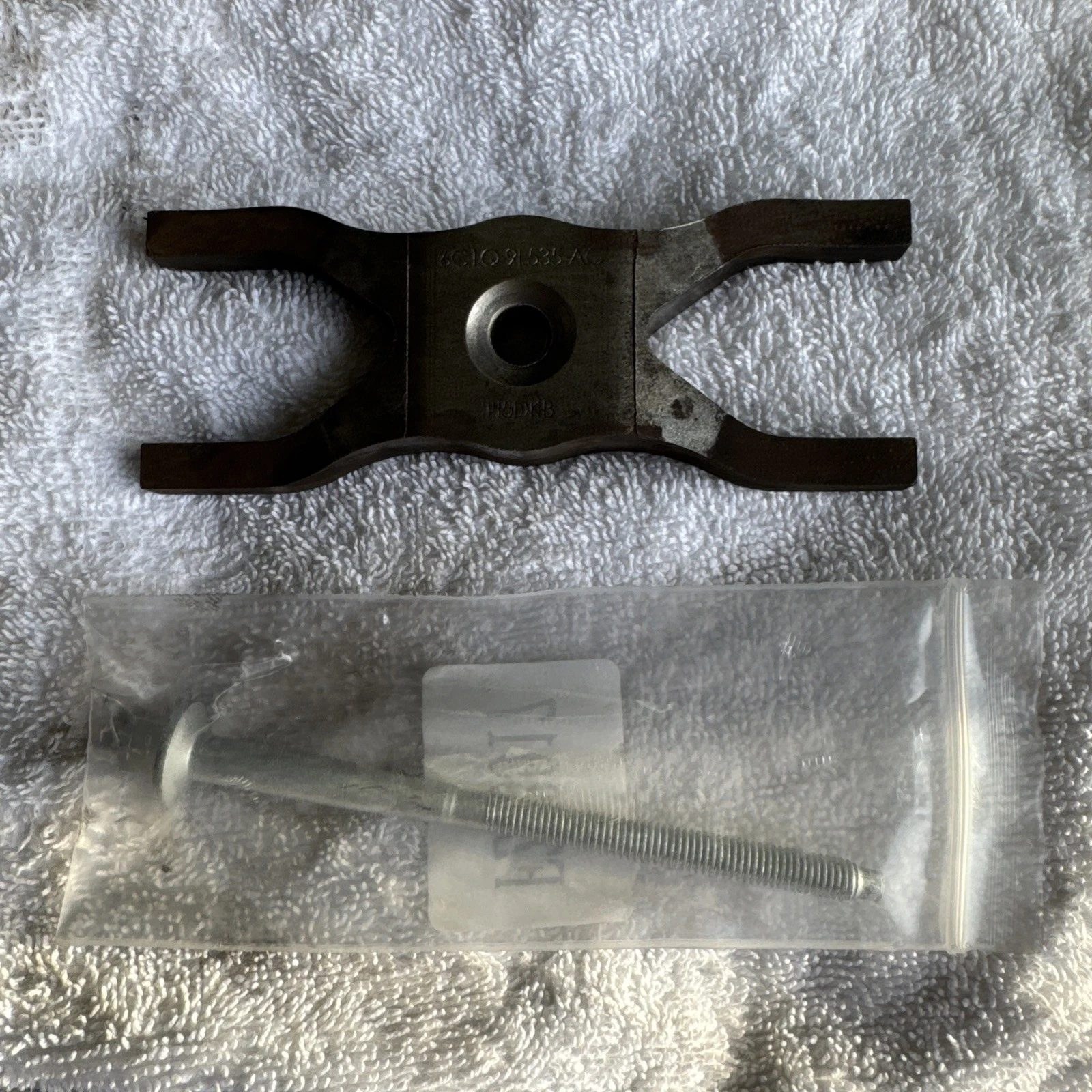 Ford Transit MK7 2.2/2.4 TDCi Injector Clamp + New Bolt 6C1Q-9L535-AC