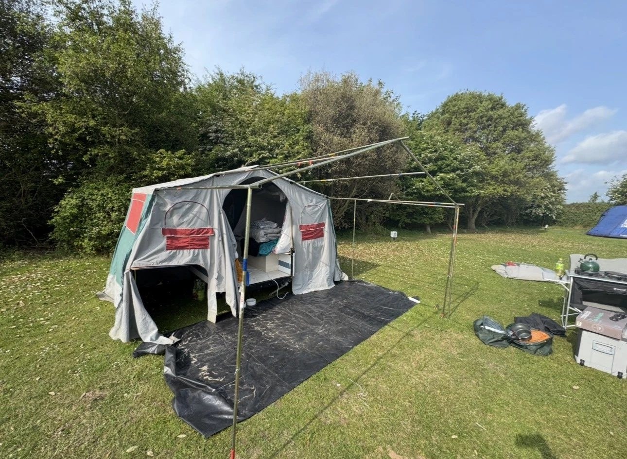 Trigano / Chambord Trailer Tent – 4/5 Berth – With Awning & Rear Kitchen