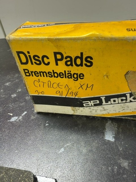 AP Lockheed Disc Brake Pads Set LP1330 Citroen XM 1991-1994 New Old Stock
