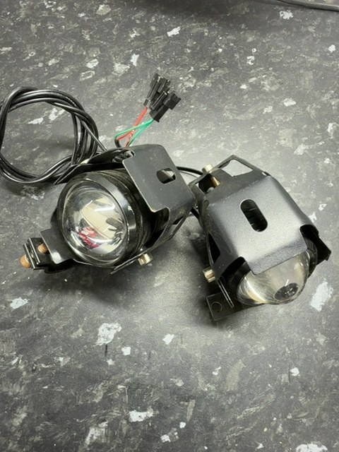 Universal Motorcycle Auxiliary LED Spotlight Projector Lights Mounts Pair Used