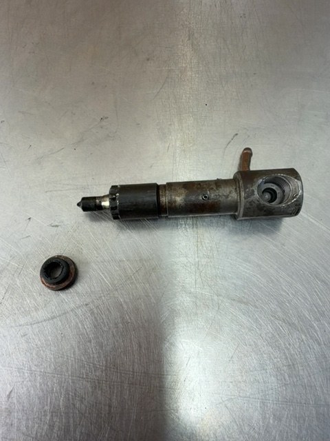 Yanmar L100 Diesel Fuel Injector Pulled from Working Engine