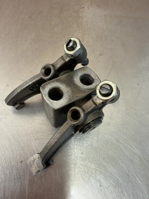 Yanmar L100 Valve Rocker Arm Assembly Good Working Order