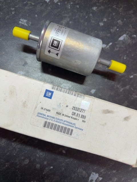 Genuine GM Fuel Filter VFF818 25320277