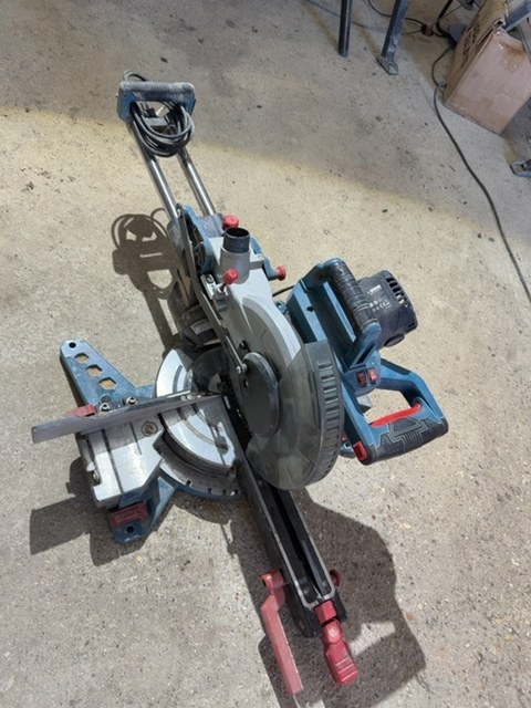 Erbauer EMIS254S 254mm Single Bevel Sliding Mitre Saw 1800W 220-240V